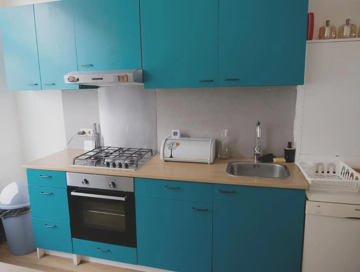The Diesel Bed And Breakfast Rotterdam Nederland