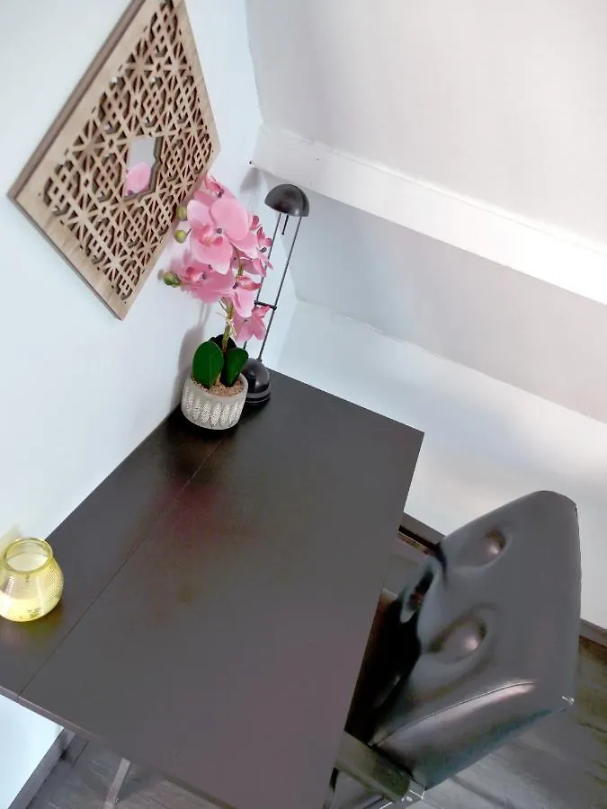The Diesel Bed And Breakfast Rotterdam Bed & Breakfast